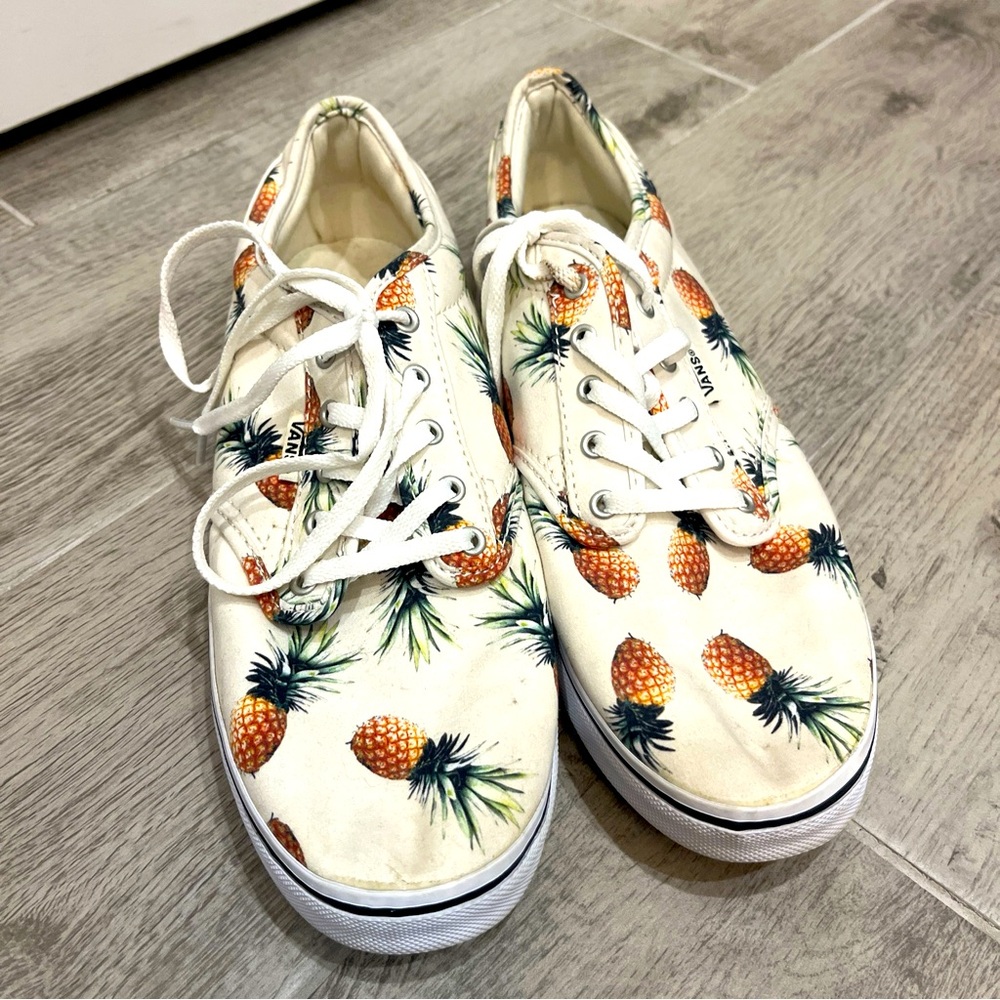Vans Women’s Low Top Pineapple Print‎ Shoes Size 8